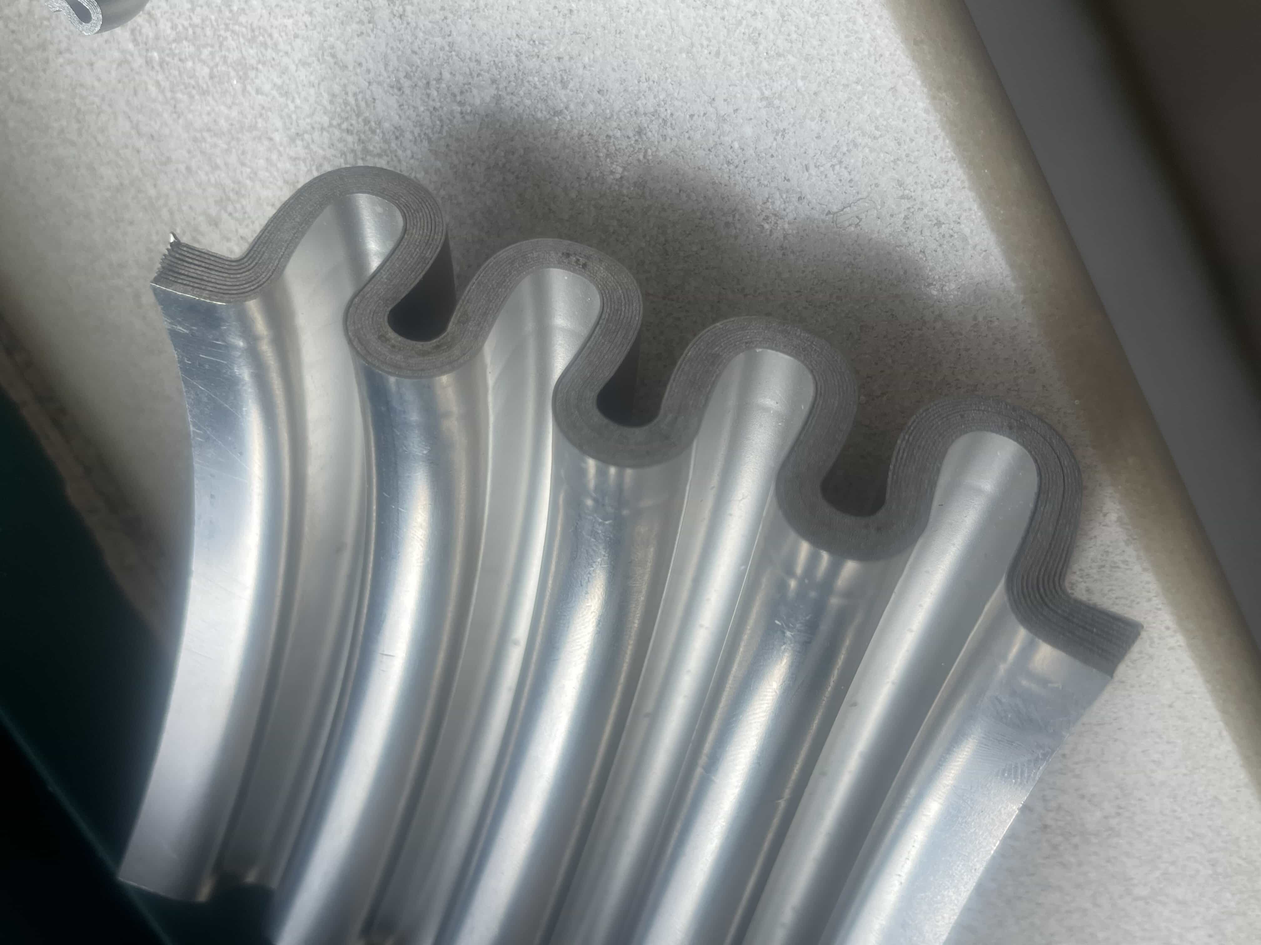 Разрез многослойной выхлопной трубы